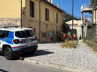 Comune di Pescara - Completato intervento bonifica e controllo Polizia locale in via Orazio